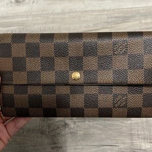 LOUIS VUITTON wallet